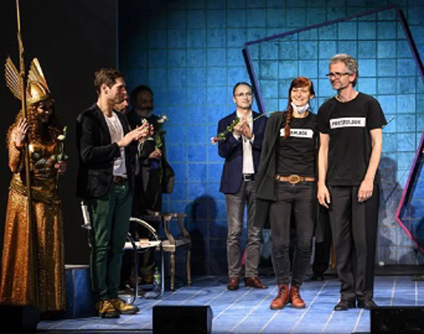 Haifischbecken, eine Satireshow